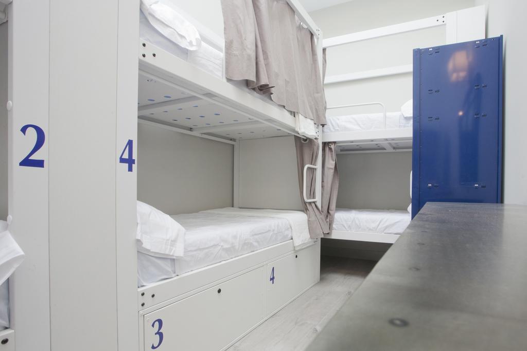 Bed 6-Bed Female Dormitory Room